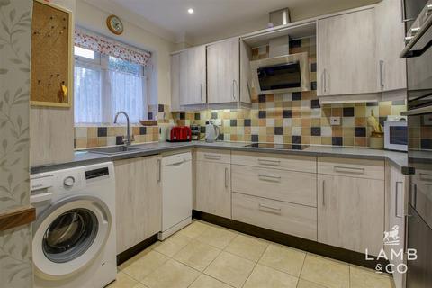 2 bedroom flat for sale, Wash Lane, Clacton-On-Sea CO15