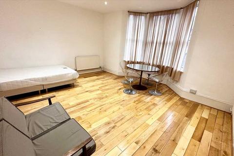 Studio to rent, Preston Road, Brighton