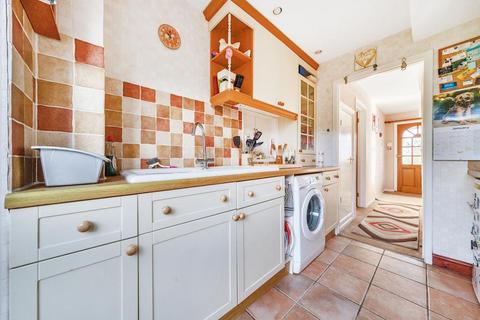 3 bedroom semi-detached house for sale, Banbury,  Oxfordshire,  OX16