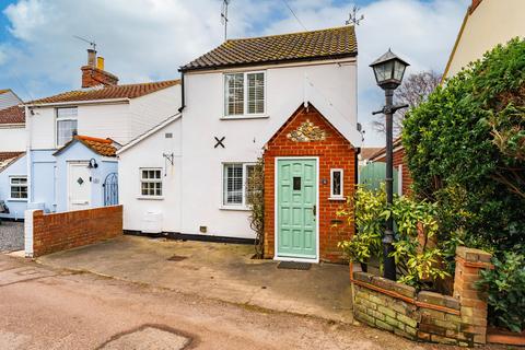 2 bedroom detached house for sale, Mill Lane, Corton