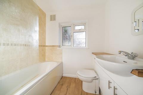 3 bedroom flat for sale, Surbiton,  Surrey,  KT6