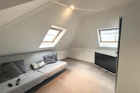 Studio for sale, Elstree Road, Bushey WD23