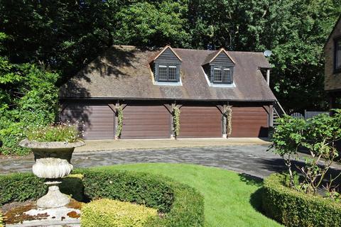 undefined, High Road, Chipstead, Coulsdon