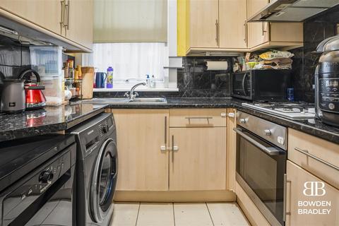 2 bedroom maisonette for sale, Coventry Road, Ilford