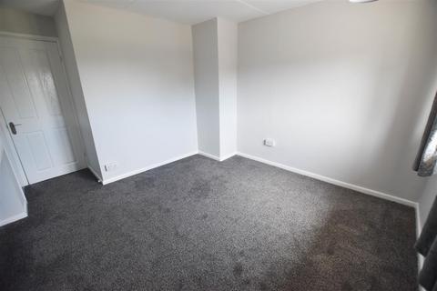 2 bedroom flat to rent, Lupton Road, Sheffield