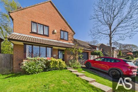 4 bedroom detached house for sale, The Coppice, Battle, TN33