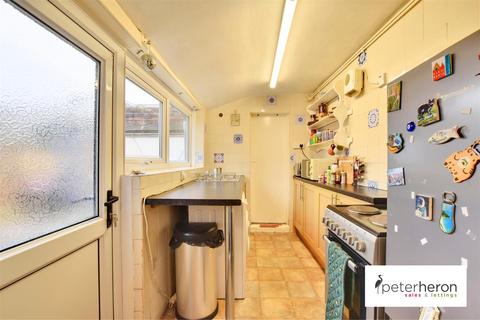 2 bedroom cottage to rent, Browne Road, Sunderland