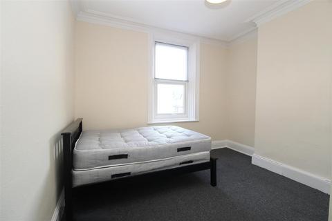 2 bedroom flat to rent, Heaton Park Road, Newcastle Upon Tyne