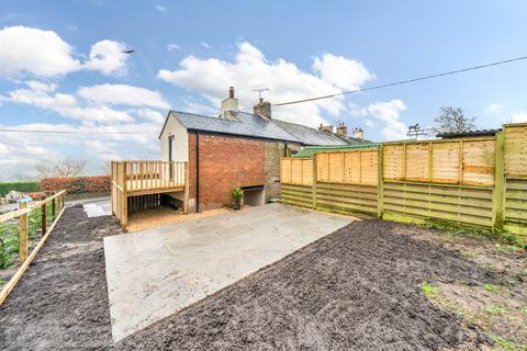 2 bedroom end of terrace house for sale, Marple Road, Chisworth, Glossop, Derbyshire, SK13