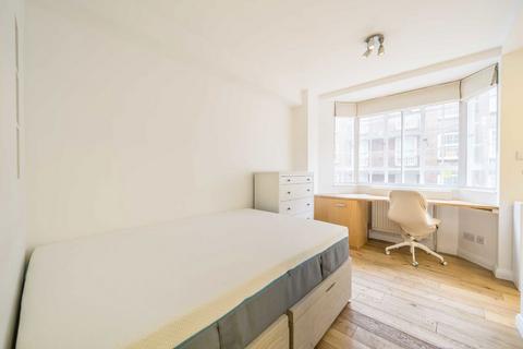 Studio to rent, Chelsea Cloisters, London SW3