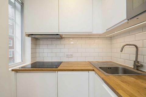 Studio to rent, Chelsea Cloisters, London SW3