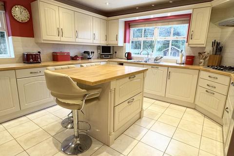 5 bedroom detached house for sale, Woodland Park, Northam