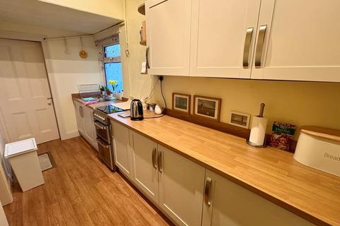 3 bedroom terraced house for sale, Whitcliffe Road, Cleckheaton