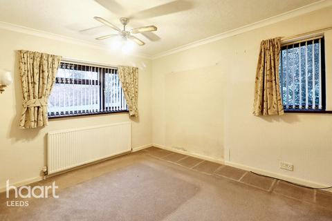 2 bedroom bungalow for sale, Newton Park Drive, LEEDS