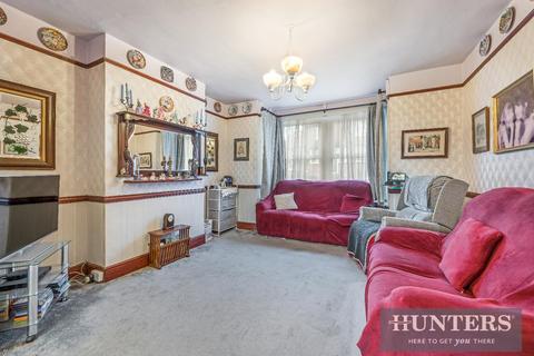 4 bedroom semi-detached house for sale, Moreton Road, Worcester Park