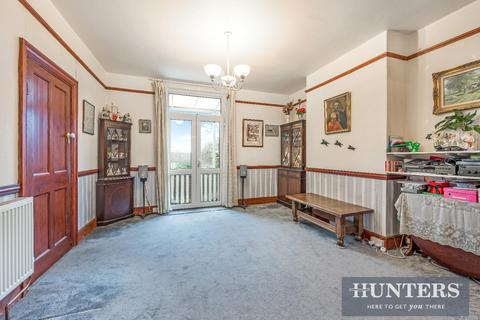 4 bedroom semi-detached house for sale, Moreton Road, Worcester Park