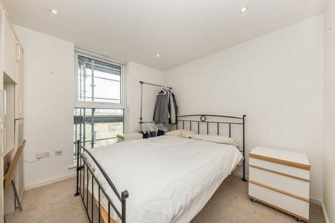 2 bedroom flat for sale, Palmers Road, London E2