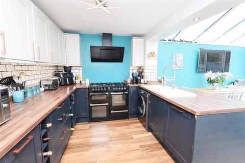 3 bedroom semi-detached house for sale, King Henry Road, Fleet GU51