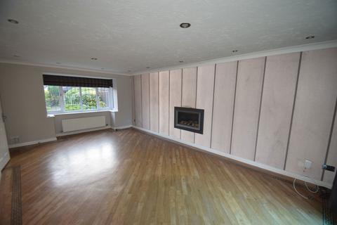 4 bedroom detached house to rent, Kentmere Close, Gatley, Cheadle, SK8 4RD