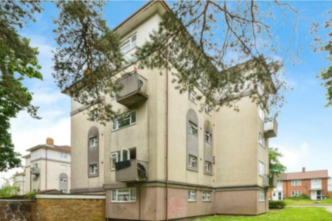 2 bedroom apartment for sale, Hinkler Road, Southampton SO19