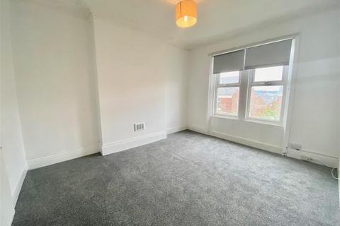 2 bedroom apartment to rent, Windsor Avenue, Bensham, Gateshead