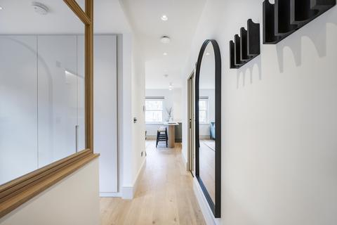 undefined, Flat ,  Nevern Square, London SW5