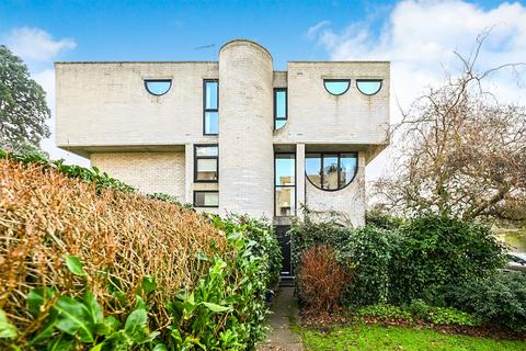 19 Apex Drive, Frimley, Camberley, GU16 7AF