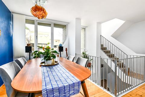19 Apex Drive, Frimley, Camberley, GU16 7AF