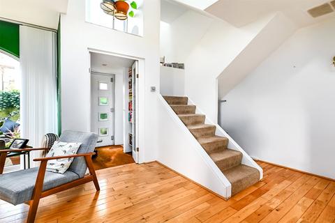 19 Apex Drive, Frimley, Camberley, GU16 7AF