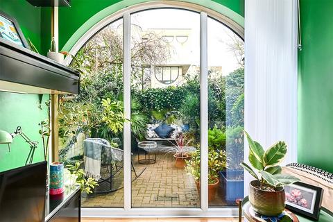 19 Apex Drive, Frimley, Camberley, GU16 7AF