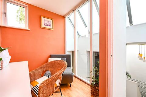 19 Apex Drive, Frimley, Camberley, GU16 7AF