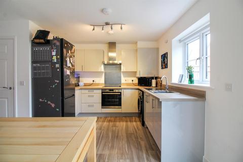 2 bedroom end of terrace house for sale, Willow Lane, Ickford