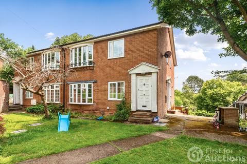 2 bedroom maisonette for sale