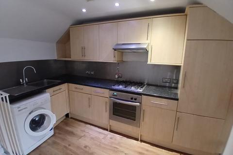 1 bedroom flat to rent, Garlands Road, Redhill