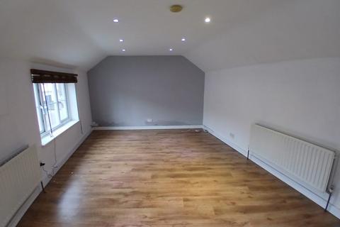 1 bedroom flat to rent, Garlands Road, Redhill