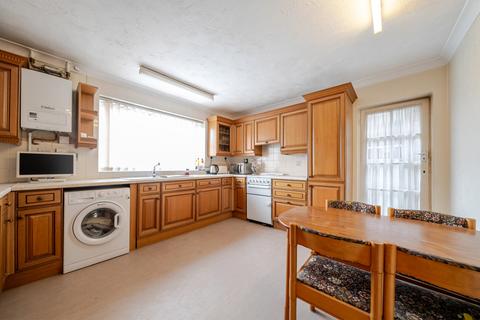 4 bedroom detached house for sale, West Common Road, North Uxbridge