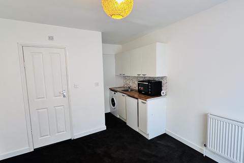 Studio to rent, Thorn Close, Northolt UB5