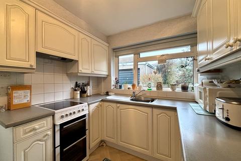 3 bedroom detached bungalow for sale, Oakfield Drive, Crickhowell, Powys.