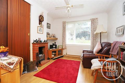 2 bedroom semi-detached bungalow for sale, Gorleston Road, Oulton, NR33