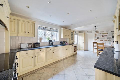 5 bedroom detached house for sale, Carlton Road, Godstone RH9