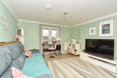 3 bedroom ground floor flat for sale, Goldcrest Drive, St Mary's Island, Chatham, Kent