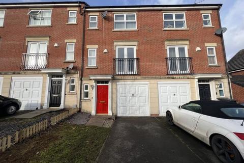 3 bedroom townhouse to rent, Eyebrook Close, Hamilton, LE5