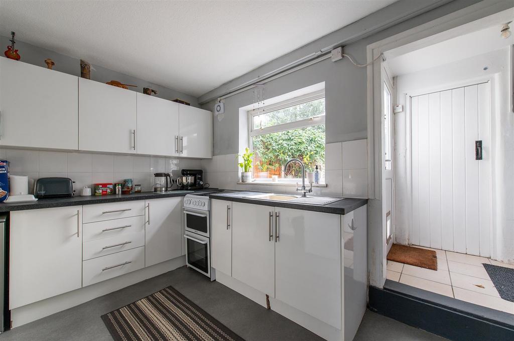 8 Wellington Cottages-06.jpg