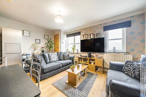 2 bedroom flat for sale, Seven Stiles Court, Ranmore Path, Orpington, BR5