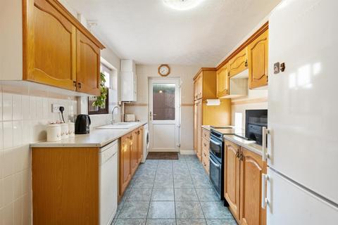 2 bedroom detached bungalow for sale, Highfield Drive, Matlock DE4