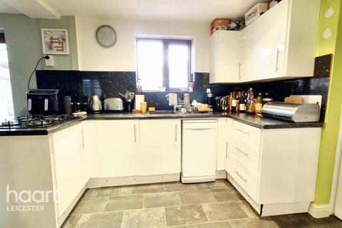 3 bedroom semi-detached house for sale, Trenant Road, Leicester