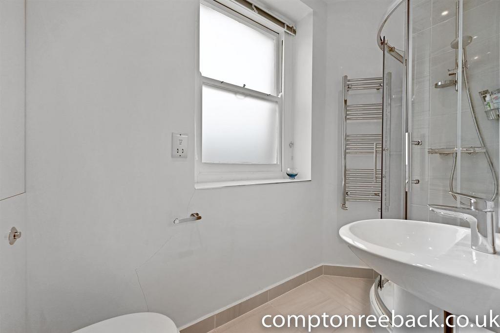 RCCR- 115 delaware mansions- Ensuite A.jpg