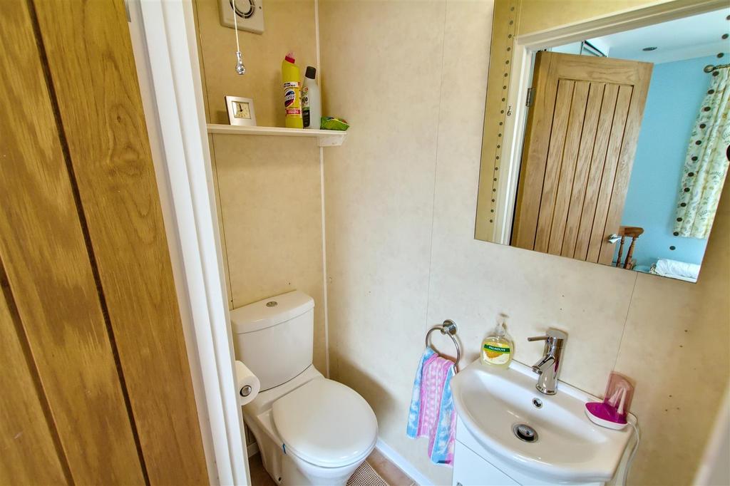 Bedroom 2 En-suite