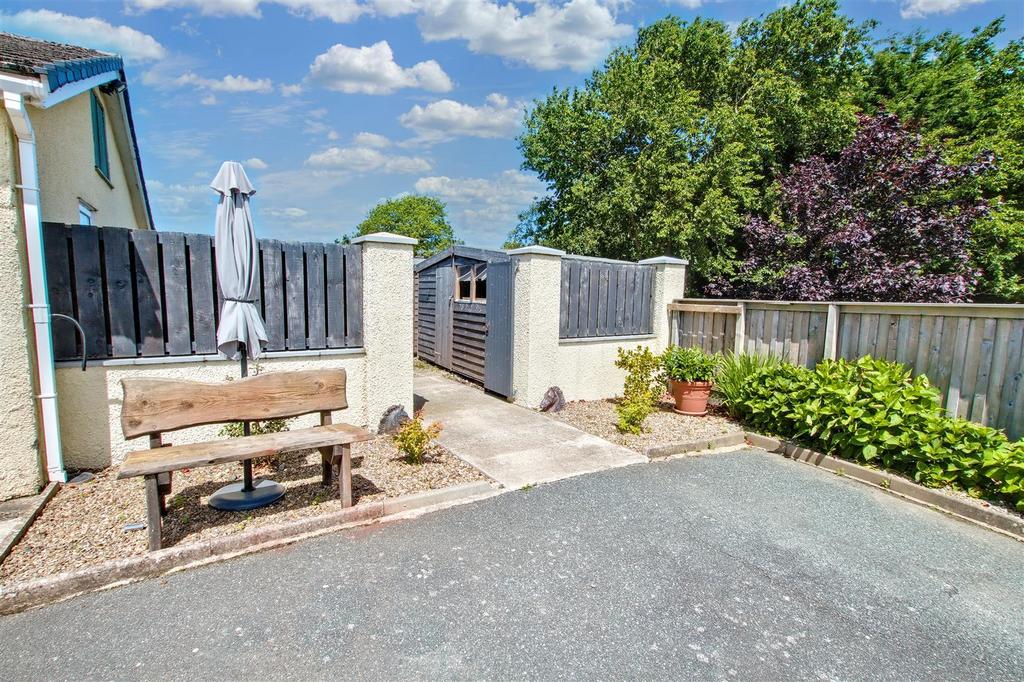 Rear gate access