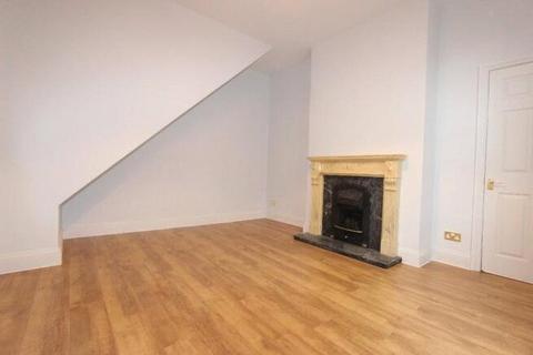 4 bedroom end of terrace house to rent, New Road, HIllingdon, UB8